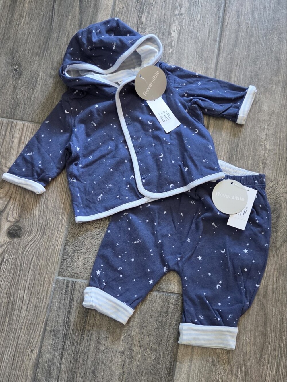 GAP Baby NWT 0-3 Months Reversible Navy Star & Moon Hooded 2-Piece Set